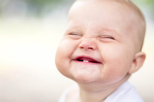 Cum să ajuți bebelușul cu dentiție